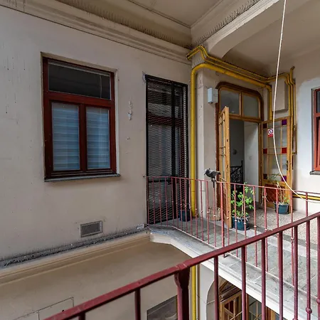 Mlynska 3 Centrum 150m2 *